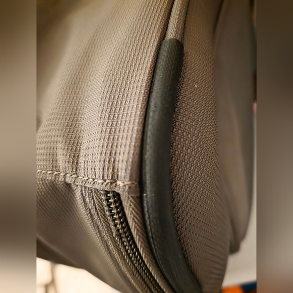 Travelpro Slate Green Carryon Underseat Bah - Picture 13 of 16